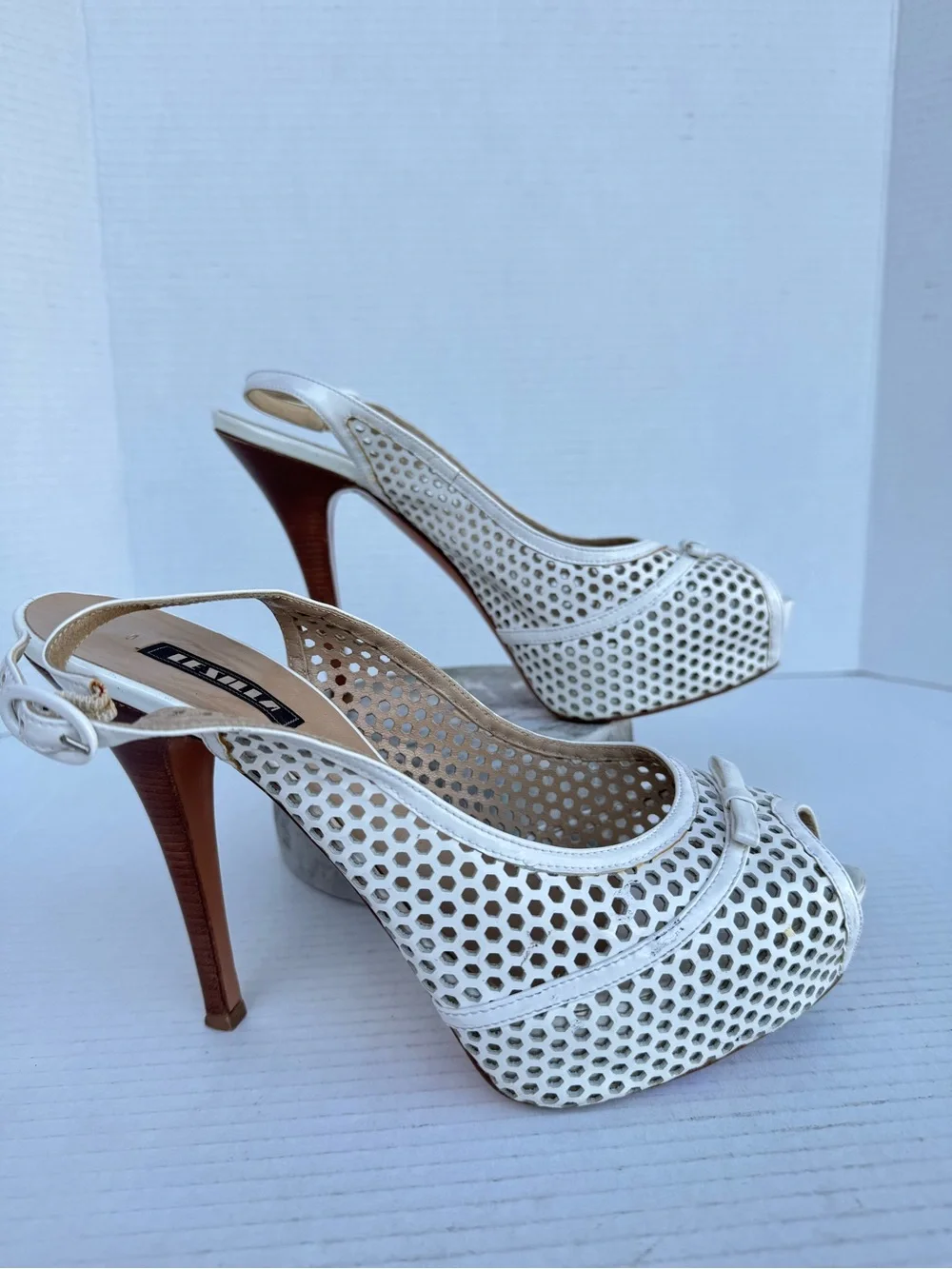 Le Silla White Perforated Leather Platform Peep Toe Heels Sz 40